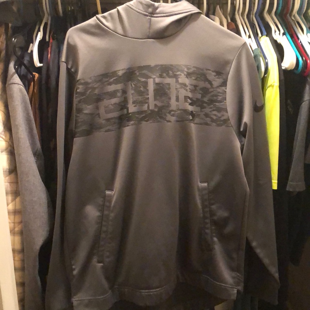 Nike elite basketball hoodie